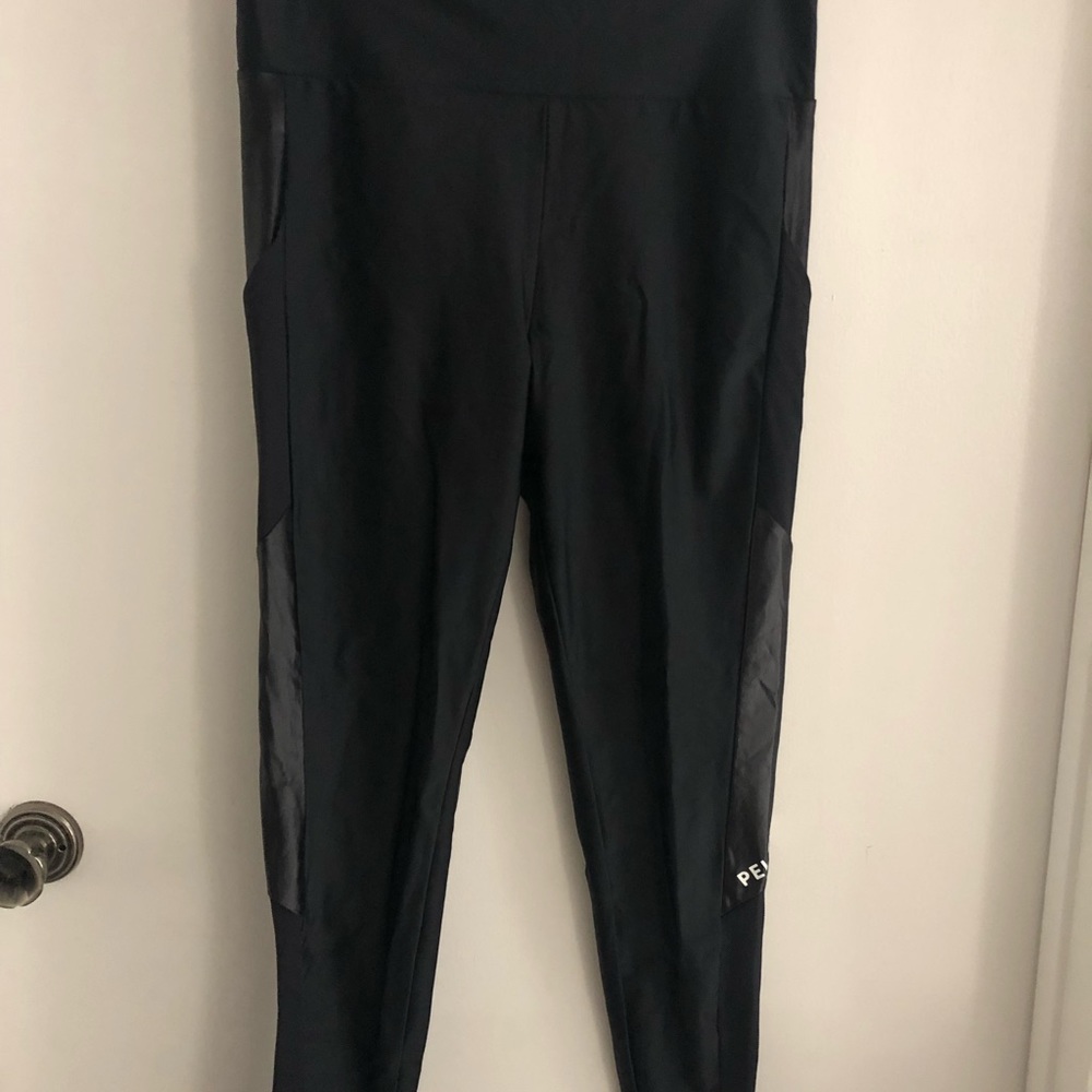 Peloton black leggings